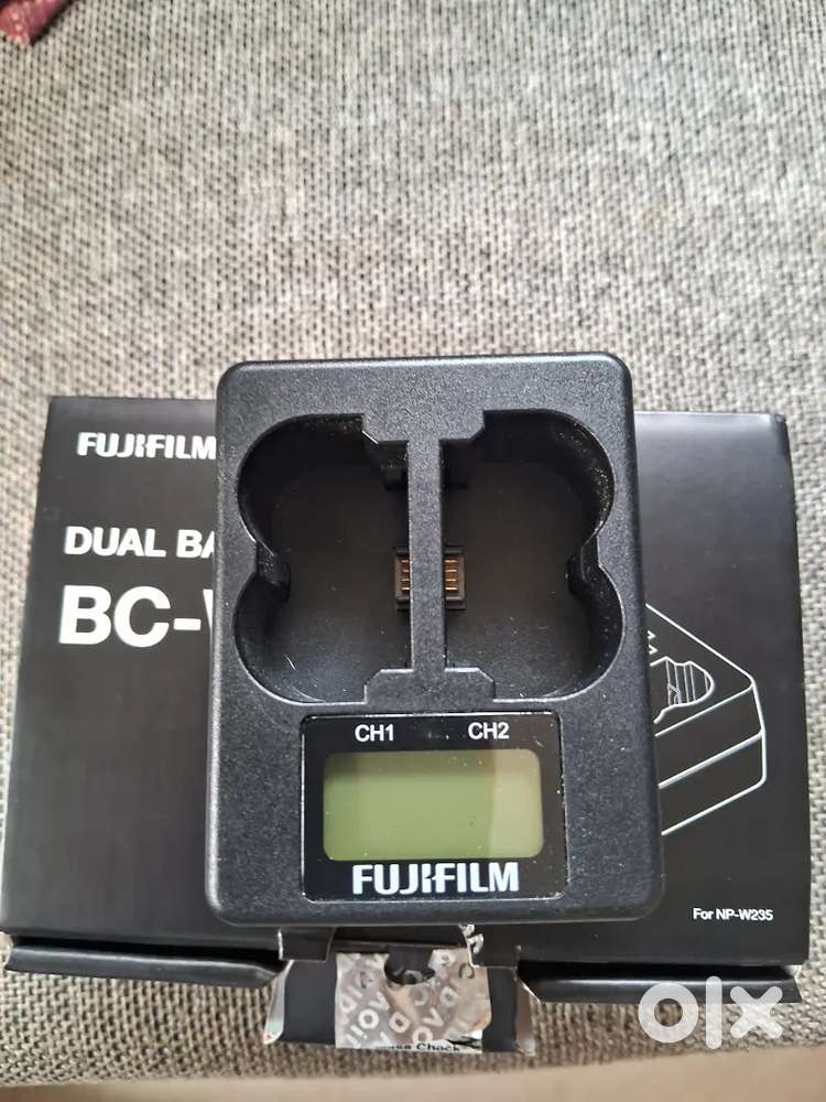 Fuji 50 140 lens, monfrotto mvt502am & fuji bc-w235 battery