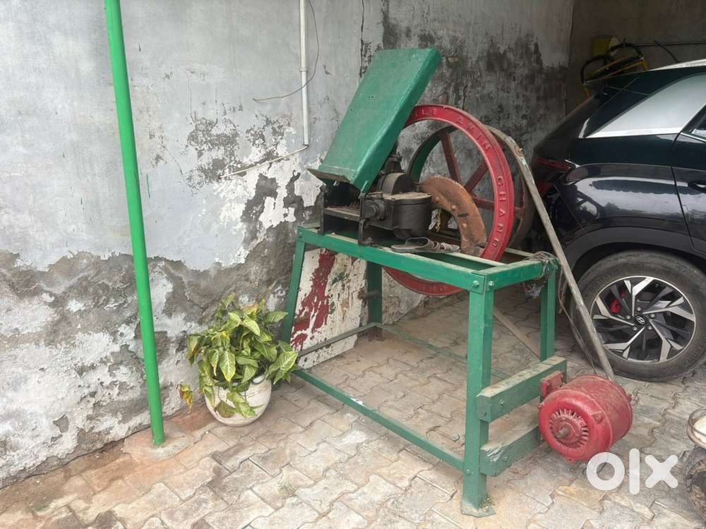 सस्ते रेट पर चारा काटने वाला गंडासा