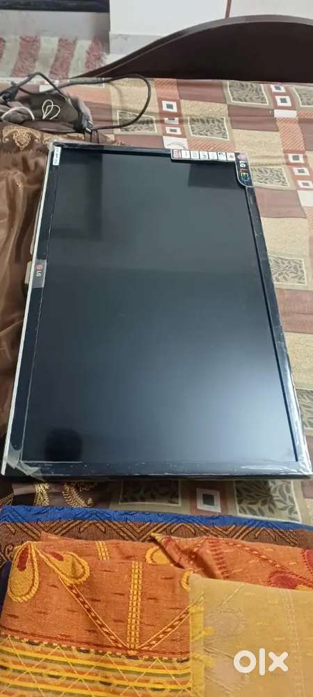 Led tv 32 inches with stand