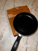 Fry pan- 22cm BRAND NEW (non induction base)