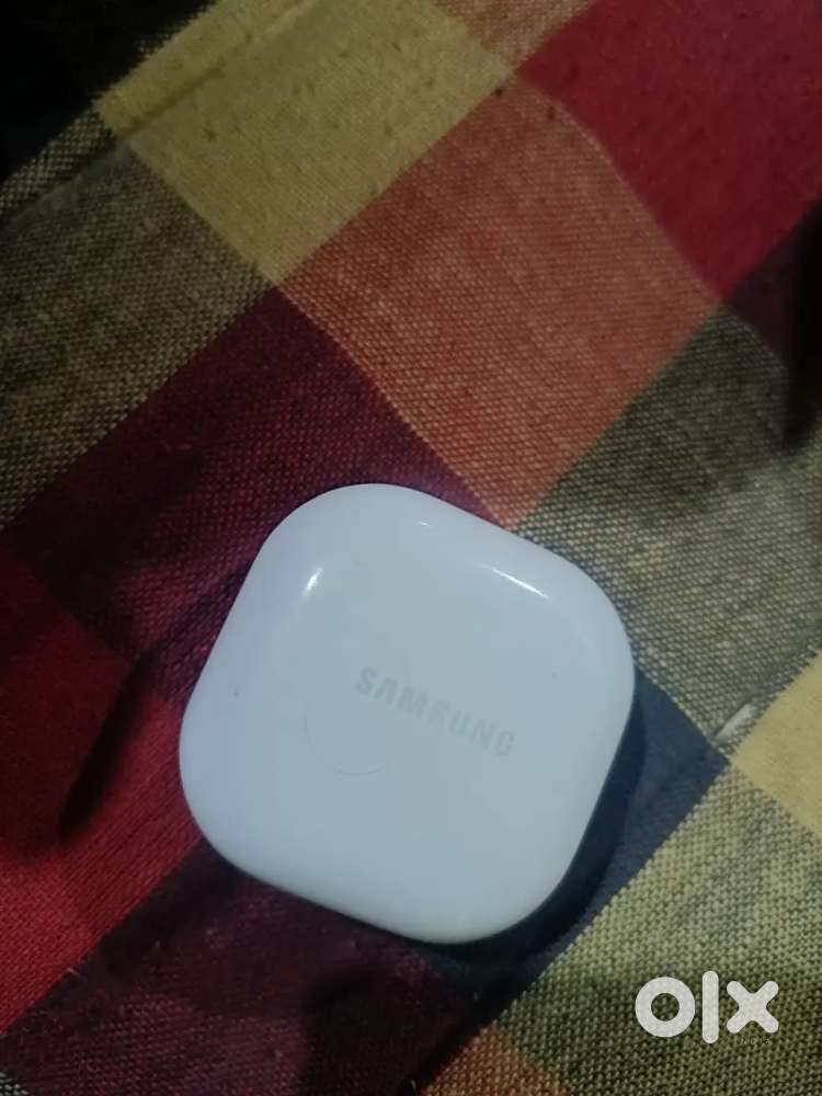 Samsung Galaxy buds with active noice cancellation