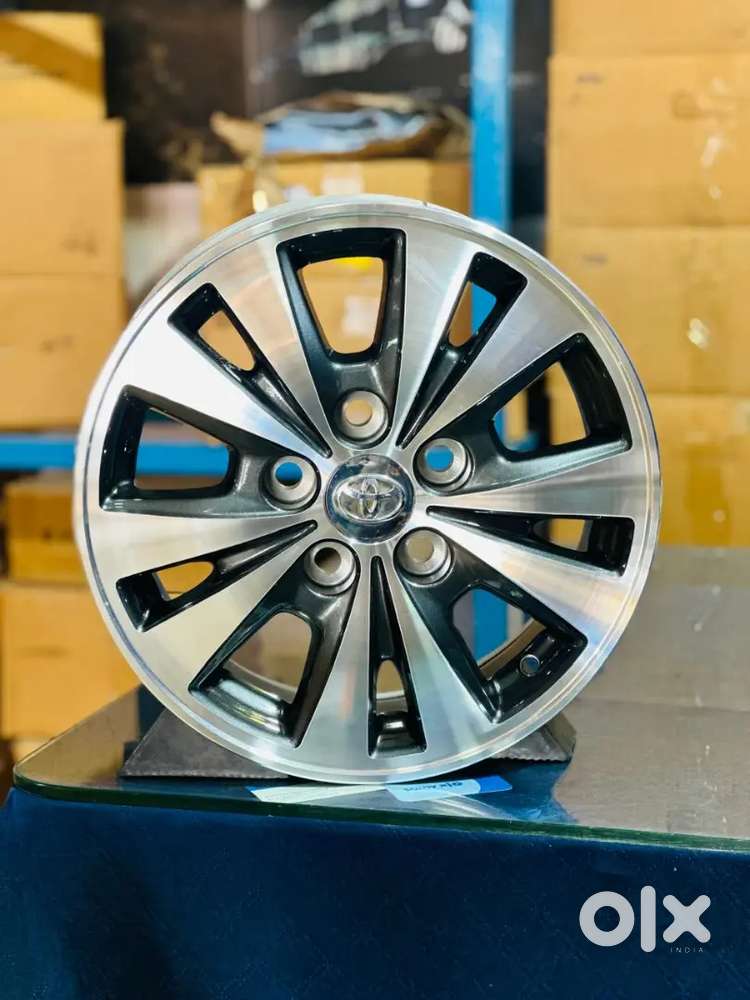 15 inch Toyota Innova diamond cut OEM Alloy wheels set of 4 box piece