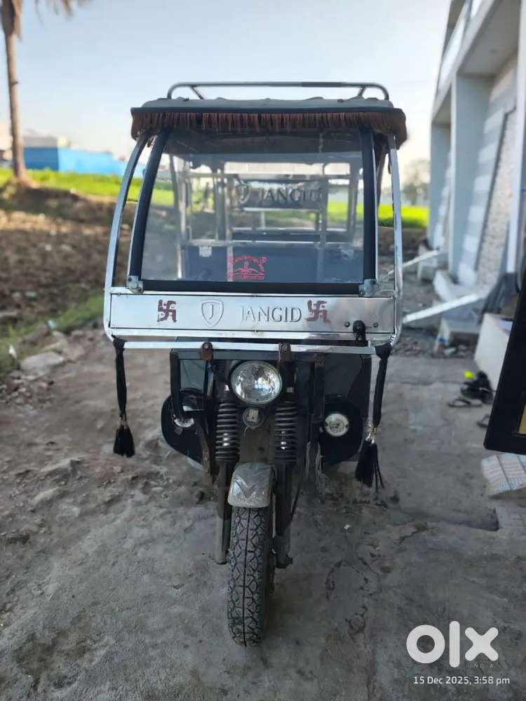 Scratchless condition e rickshaw