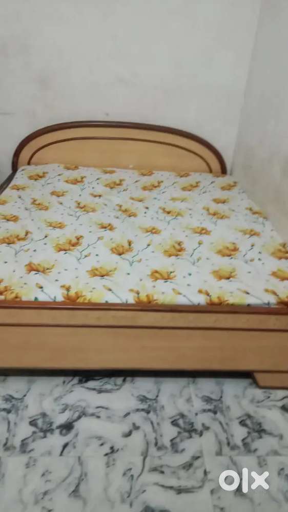 Double beds without box