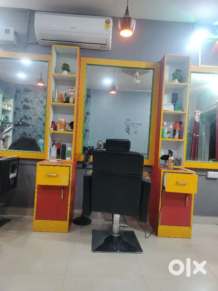 Running Gents parlour