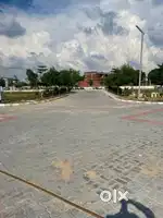 200 GAJ KA EAST FACING PLOT WOH BHI SIRF 26 LACS ME GATED TOWNSHIP ME.