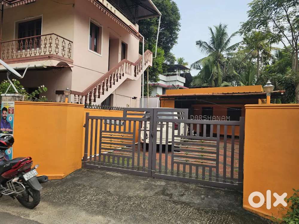 6.250 Cent House Plot For Sale in Eroor Thripunithura .