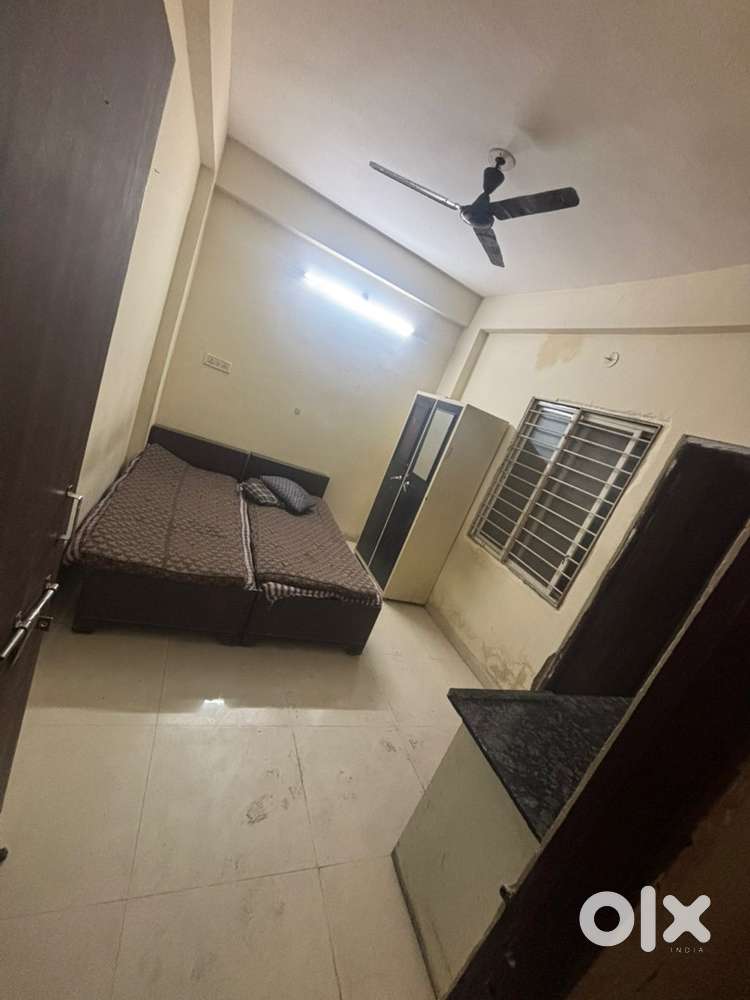 1RK AVAILABLE  FOR RENT BOYS AND GIRLS INDIPENDENT