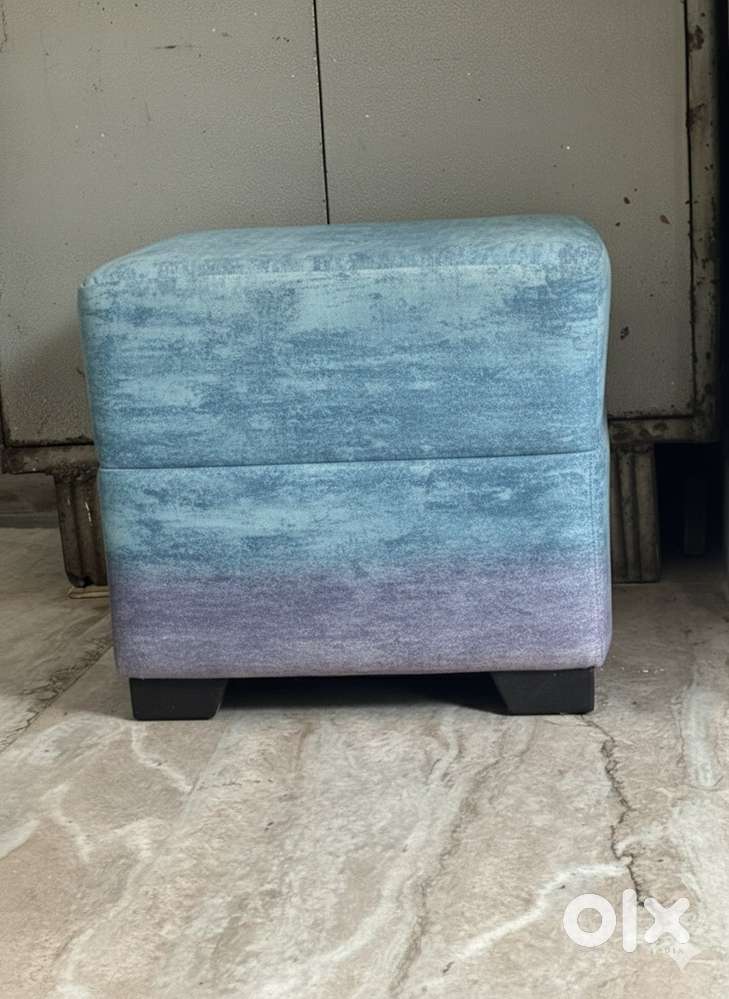 L size sofa with seti and a tea table and 2 sitting chair