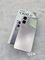 VIVO Y300
8/128
99.9% CONDITION 
*1/12/2025 Warranty*