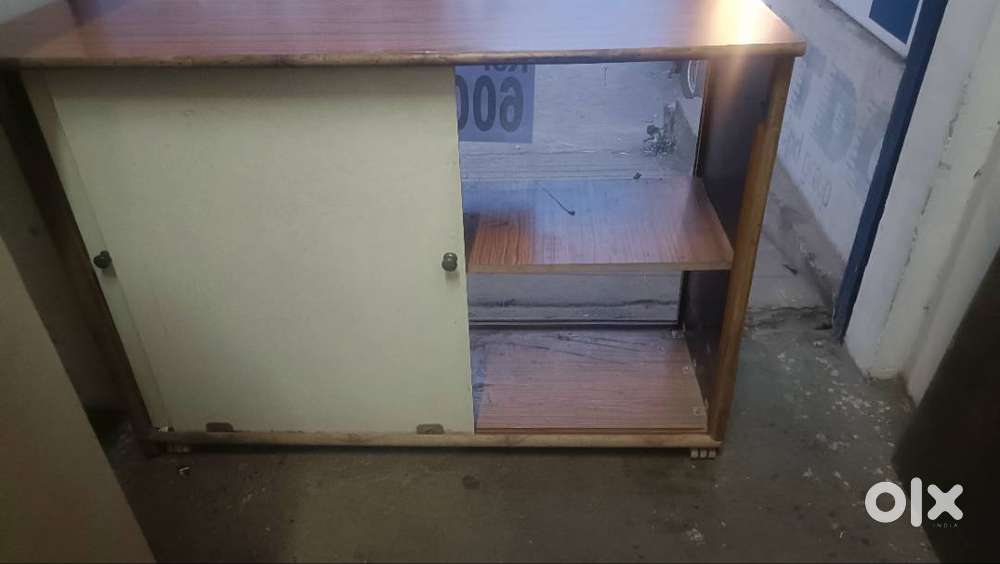 Wheels counter and showcase