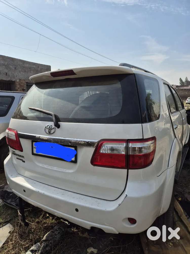 Fortuner 4x4 spare parts for sale only