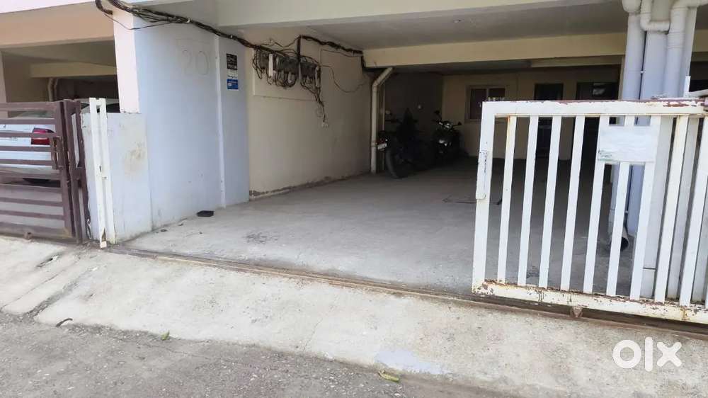 One rk flate for rent selling