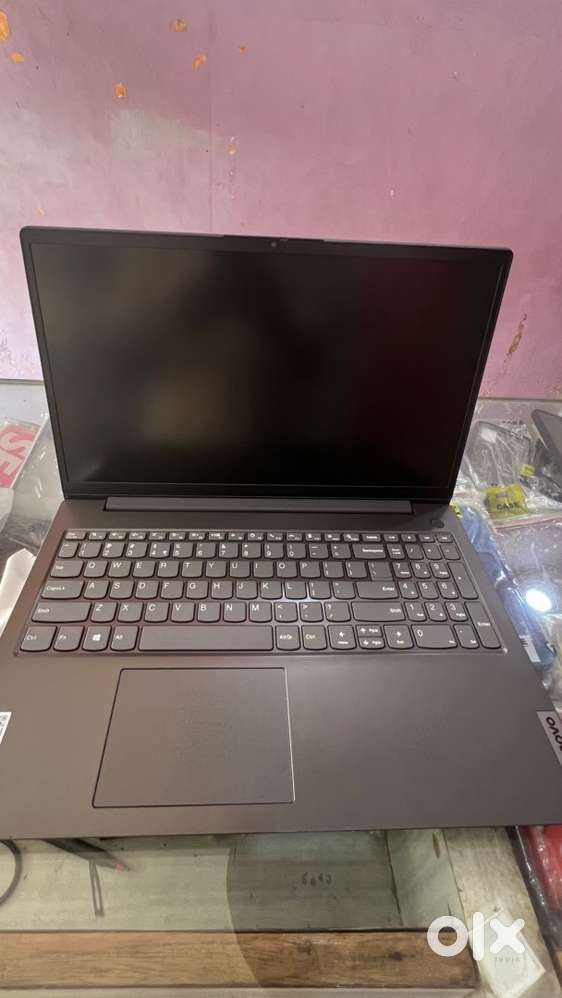 Lenovo v15