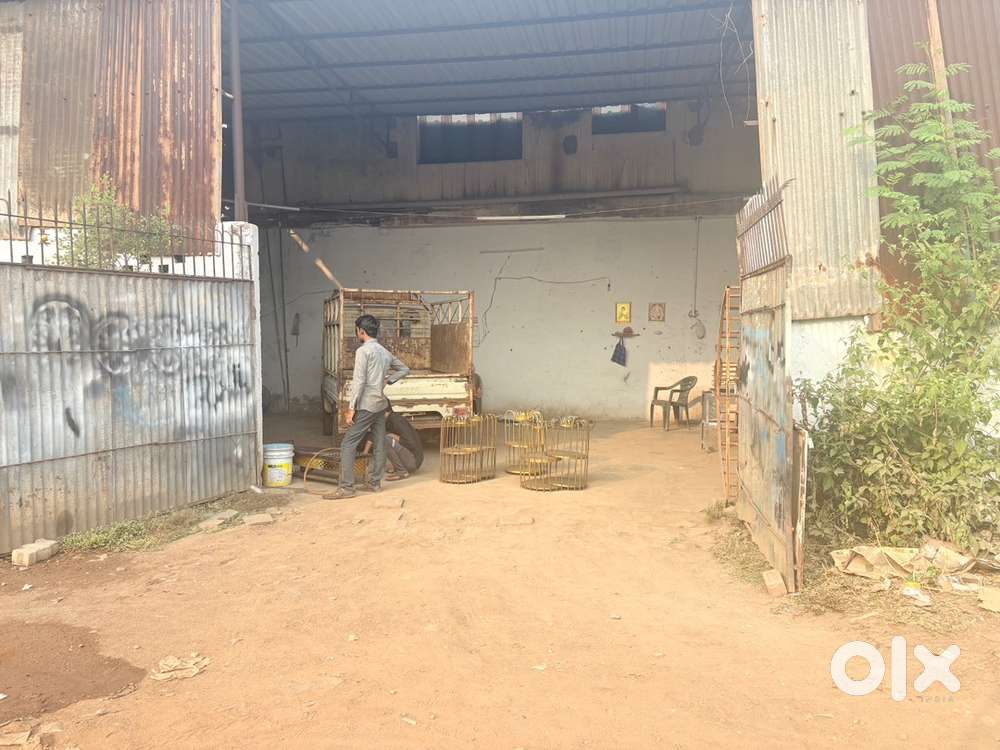 1000 sq.ft. Godown/ Hall for rent