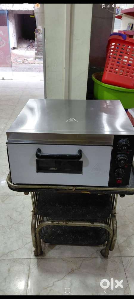 Commercial stone base tandoori pizza oven