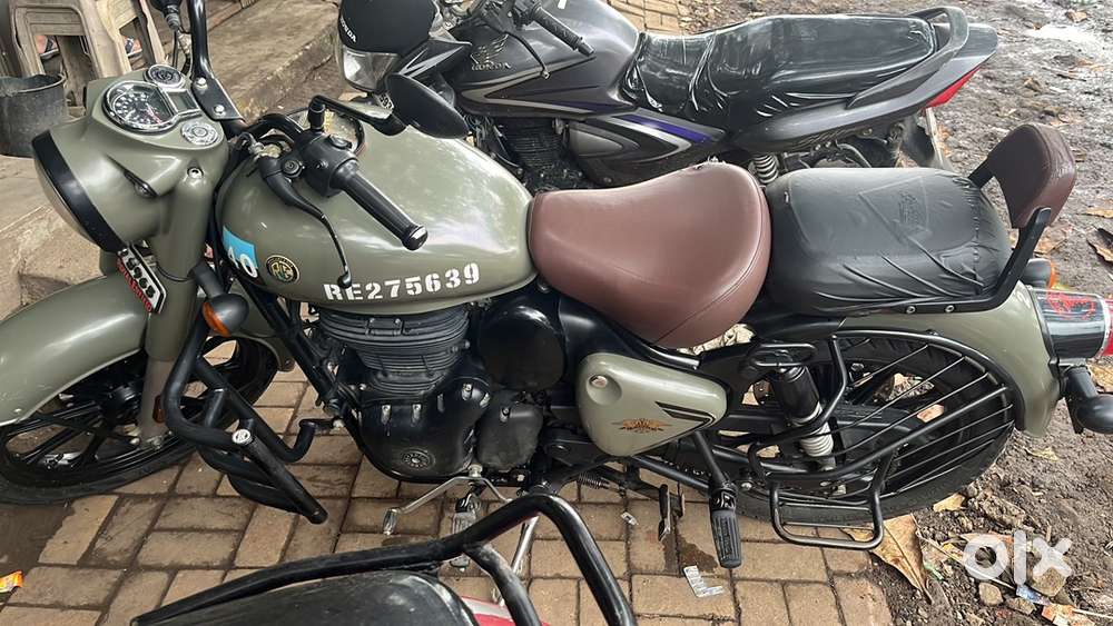 Royal Enfield classic 350 with excellent conditions