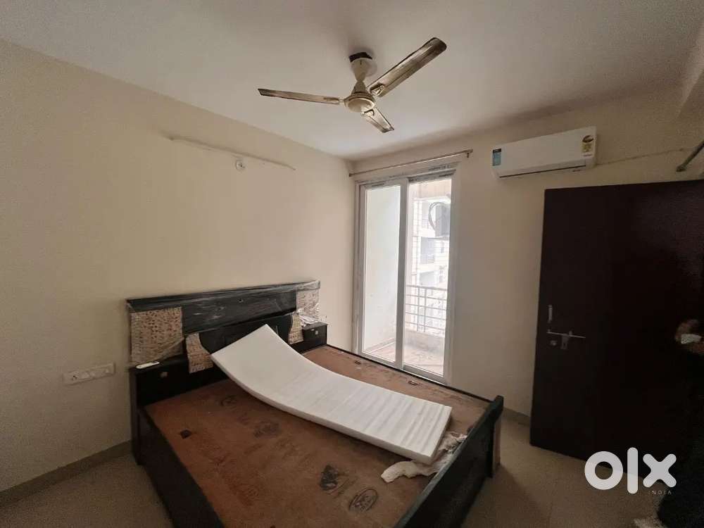 3bhk flat 1225sqft on rent