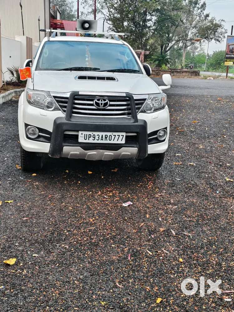 Toyota Fortuner 2015 Diesel Well Maintained all servicericord compni
