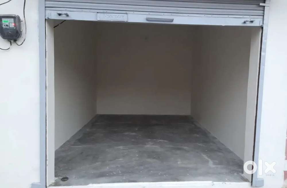 A indipendent neat and clean shop available for Rent Area 17'×11.5'
