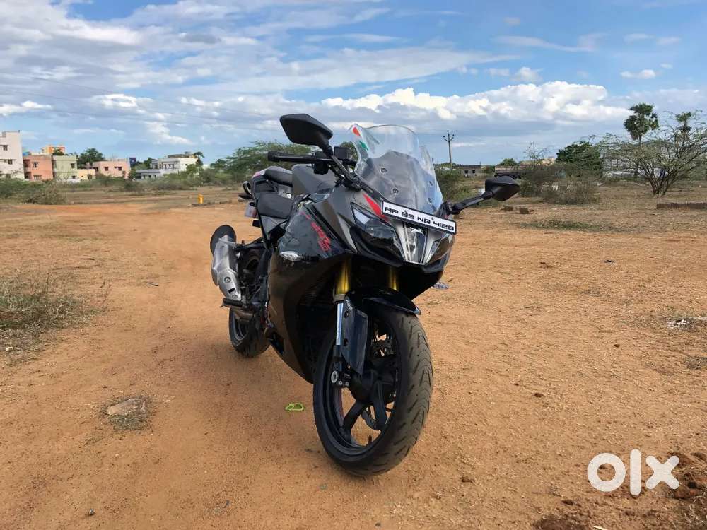 Less driven show room track