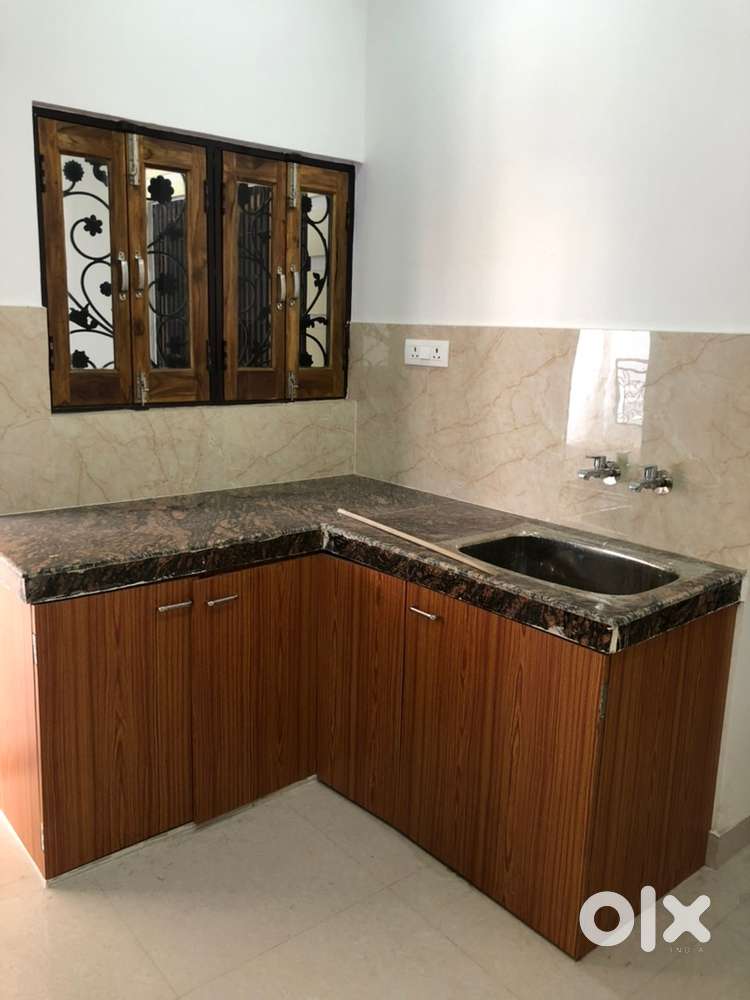 2BHk flat for girls only in Nagwa lanka