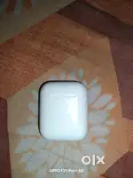 Apple airbuds original 2nd generation.