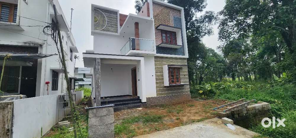 New Posh 3 bhk, Edapally, Varapuzha, bus stop near, Well & Corp Water
