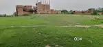 Akhari chauraha se 3km par plot hai