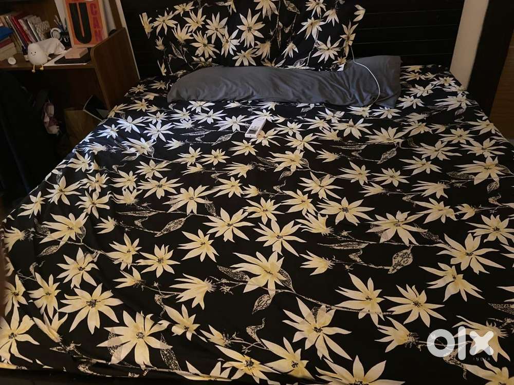 KING SIZE BED WITH BED BOX AND MATTRESS