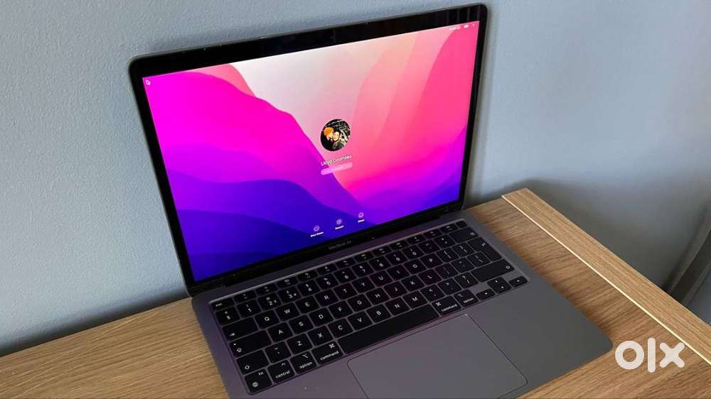 Apple Macbook Air M1 8-256 2020 Model