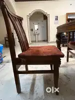 Dining table ( almost new )