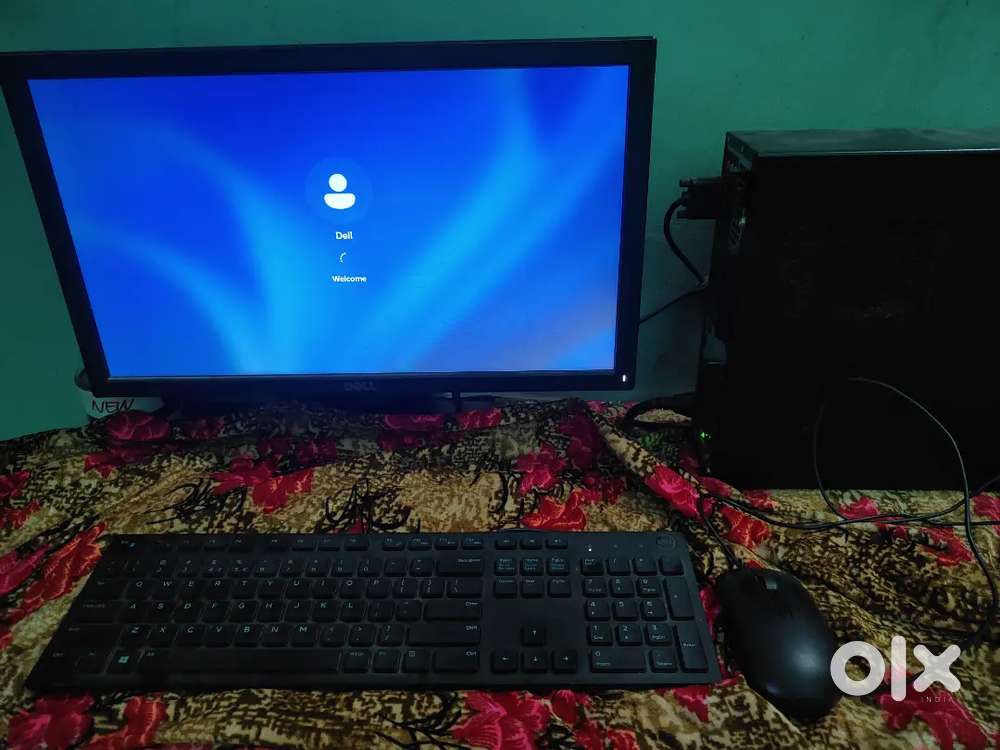Dell Desktop with table
