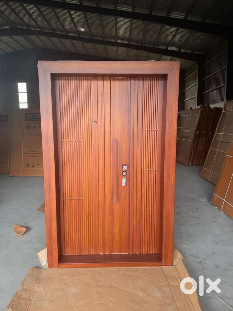 Outdoor/Indoor Salesman Required