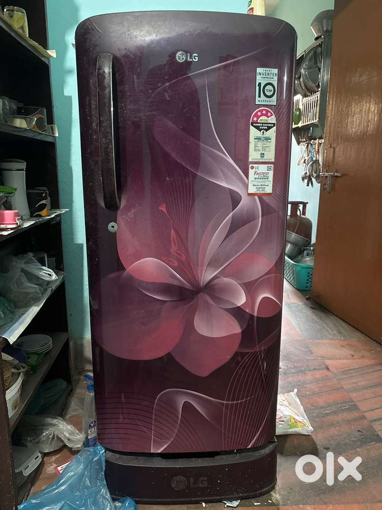 Lg fridge for sell 8-9 years old