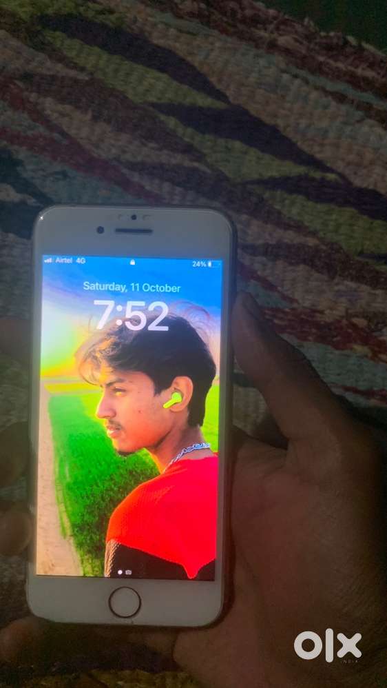 I phone 8 good condition full ok