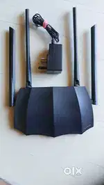 Tenda AC8 Dual Band Gigabit WiFi Router – High Speed, Excellent Condi