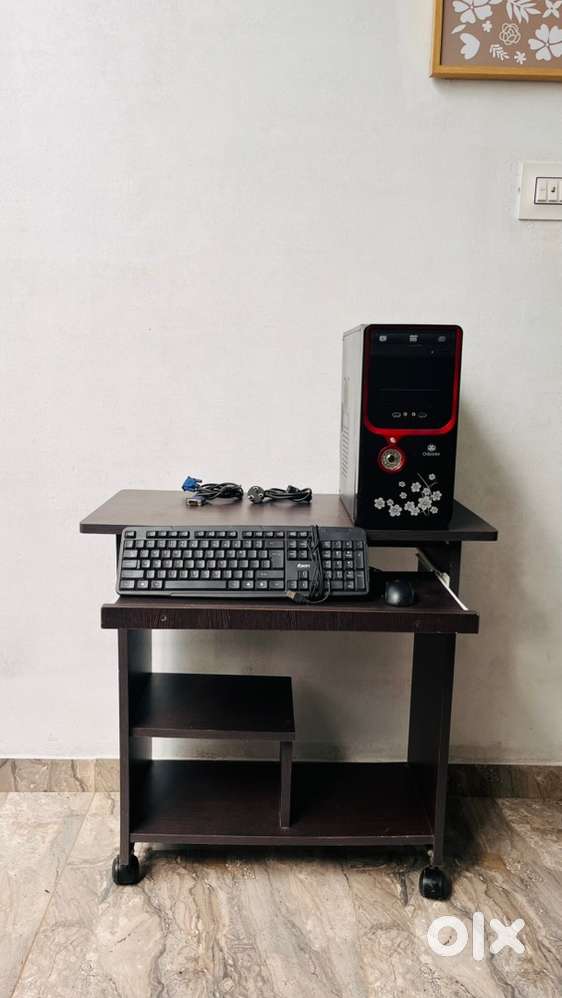 Computer table and cpu