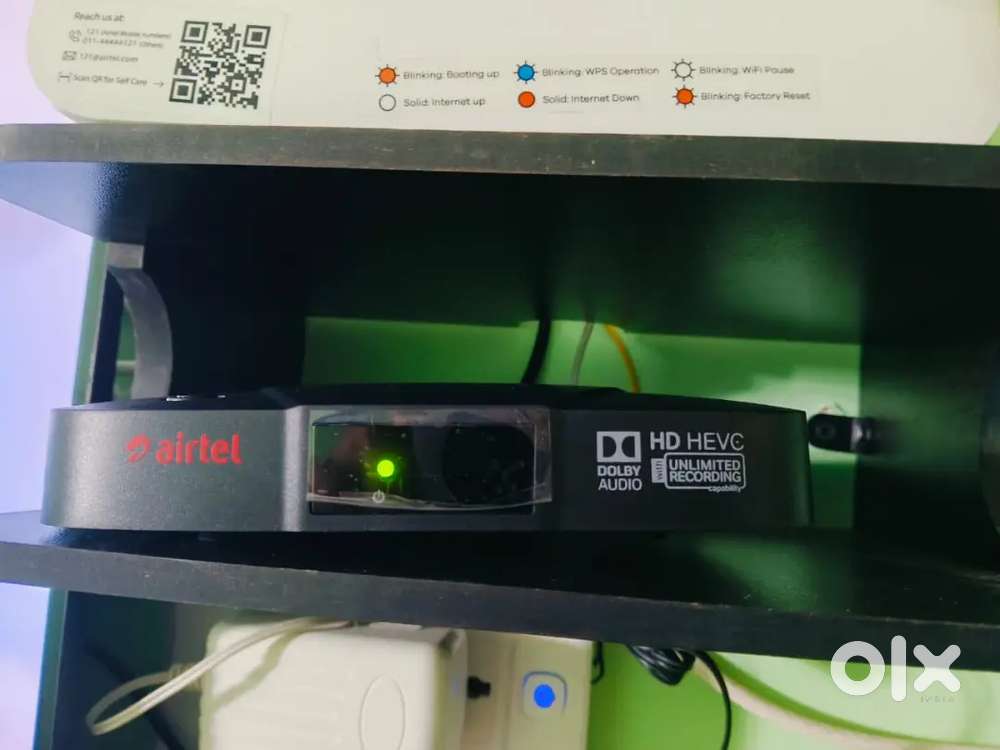 Airtel Set top box with 1 year Warranty and Dish antenna