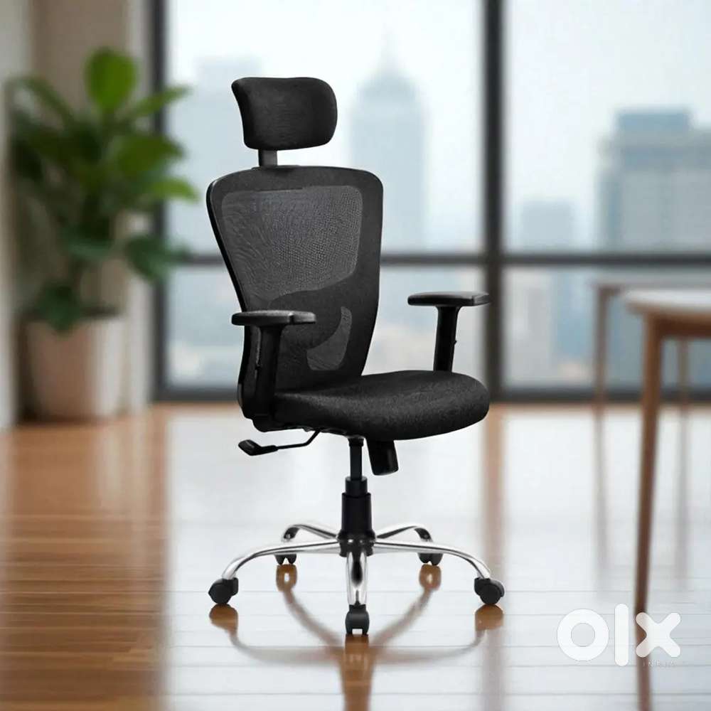 Ergonomic Head Rest Office Chair