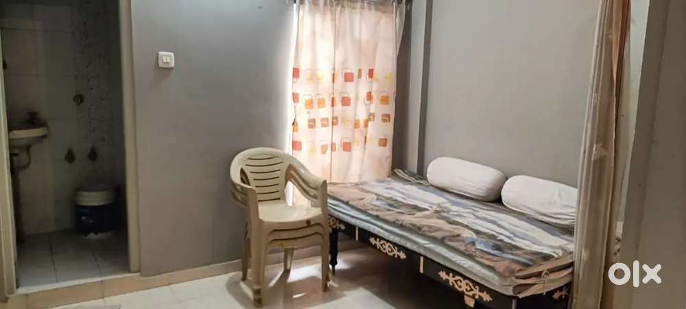 2BHK Semi-Furnished Flat for Rent – Prime Location