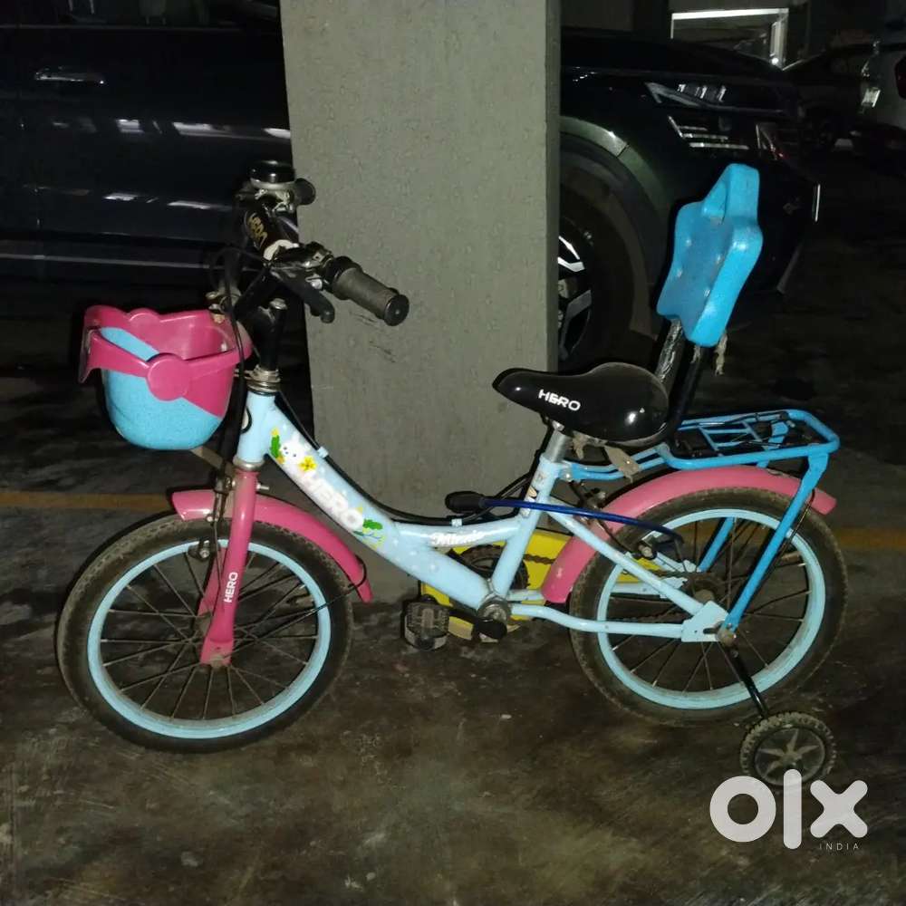 Kids cycle (girl)