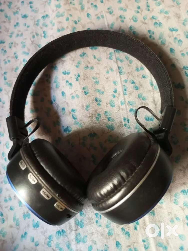 Wireless Bluetooth headphone