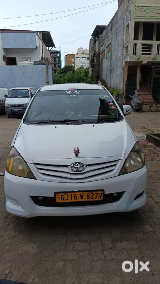 Toyota Innova 2011
