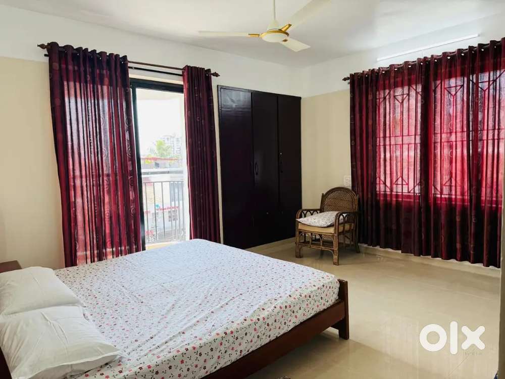 NEAR  INFOSYS LADYS PG SHARING 5800