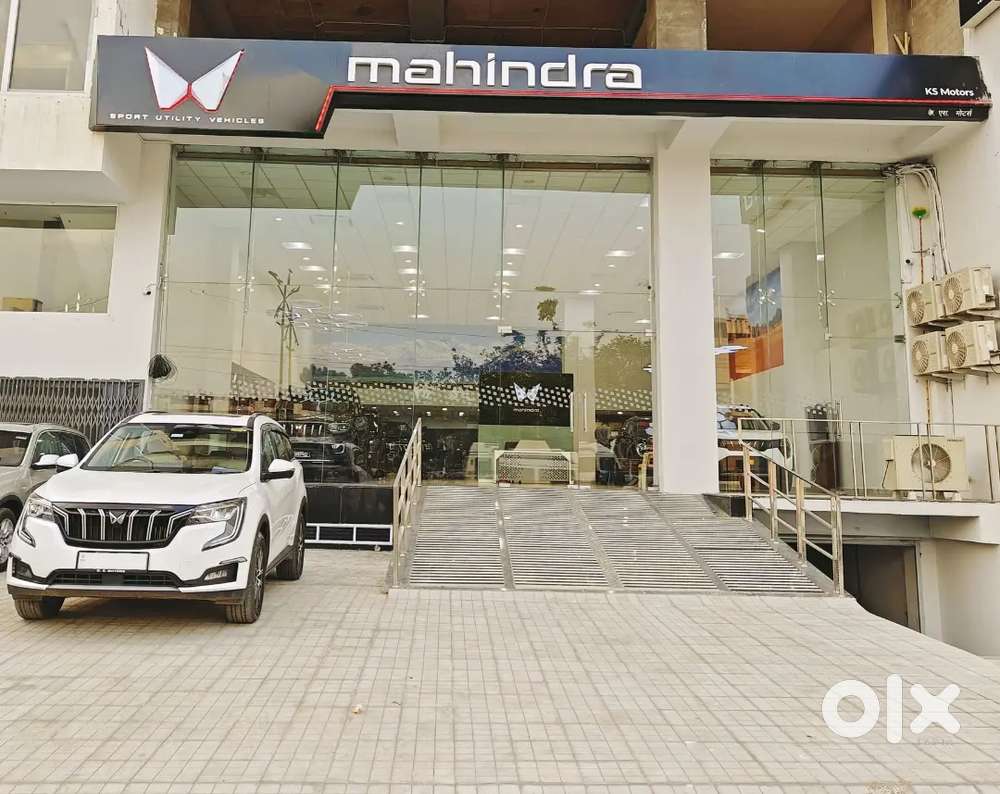 HURRY UP !! NEED TO @ MAHINDRA SHOWROOM JOB