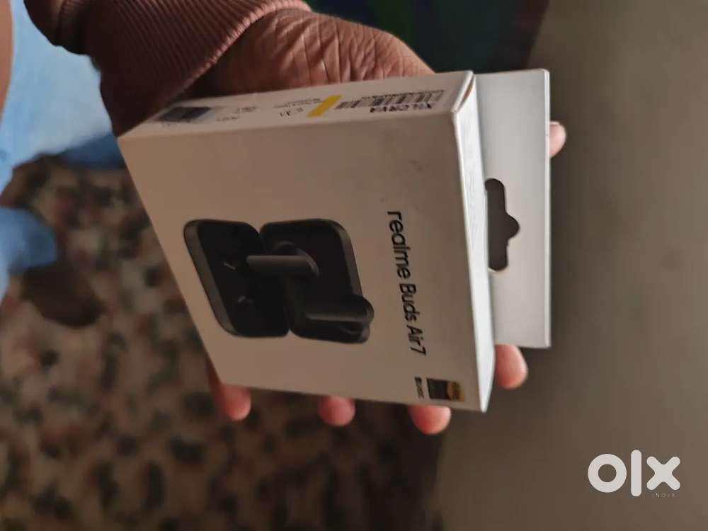 Fully new airbuds available realme..oneplus available
