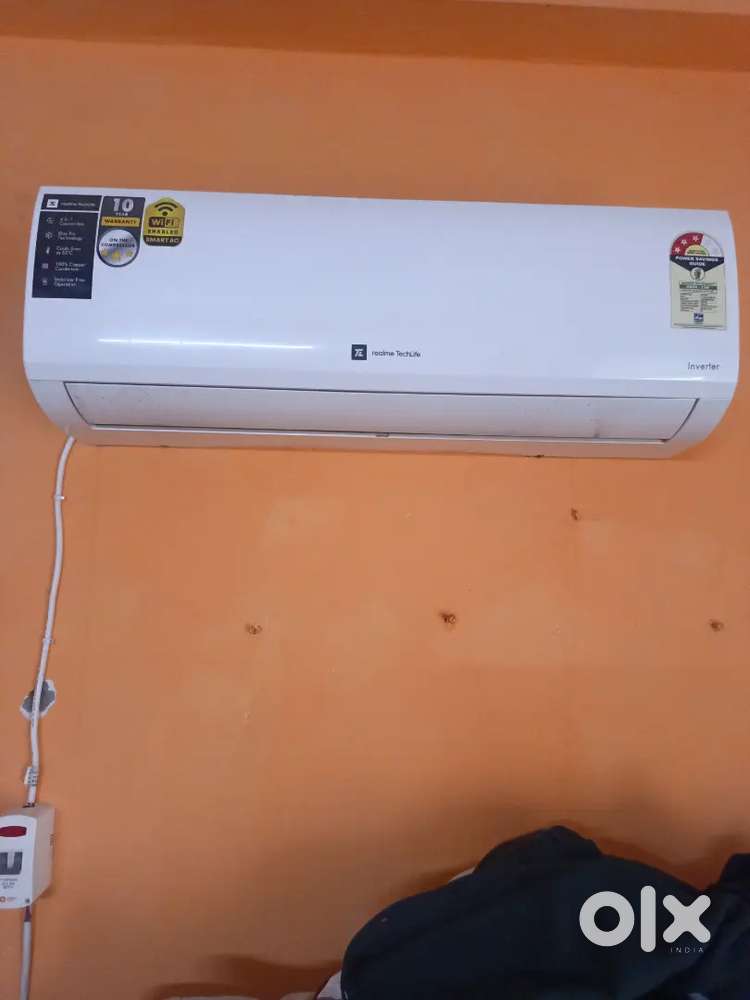 Air Conditioner 4 months old