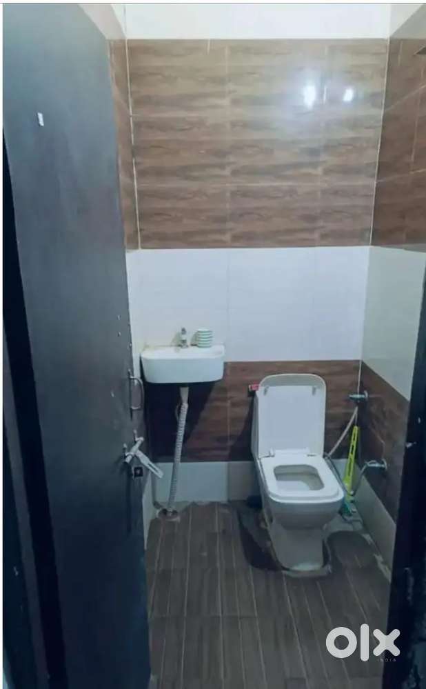 One room set on rent lohgarh road zirakpur