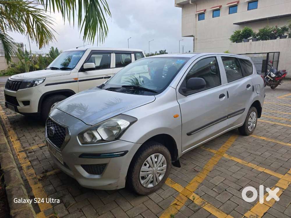 30000Km Datsun Go Plus, Silver colour,2016model